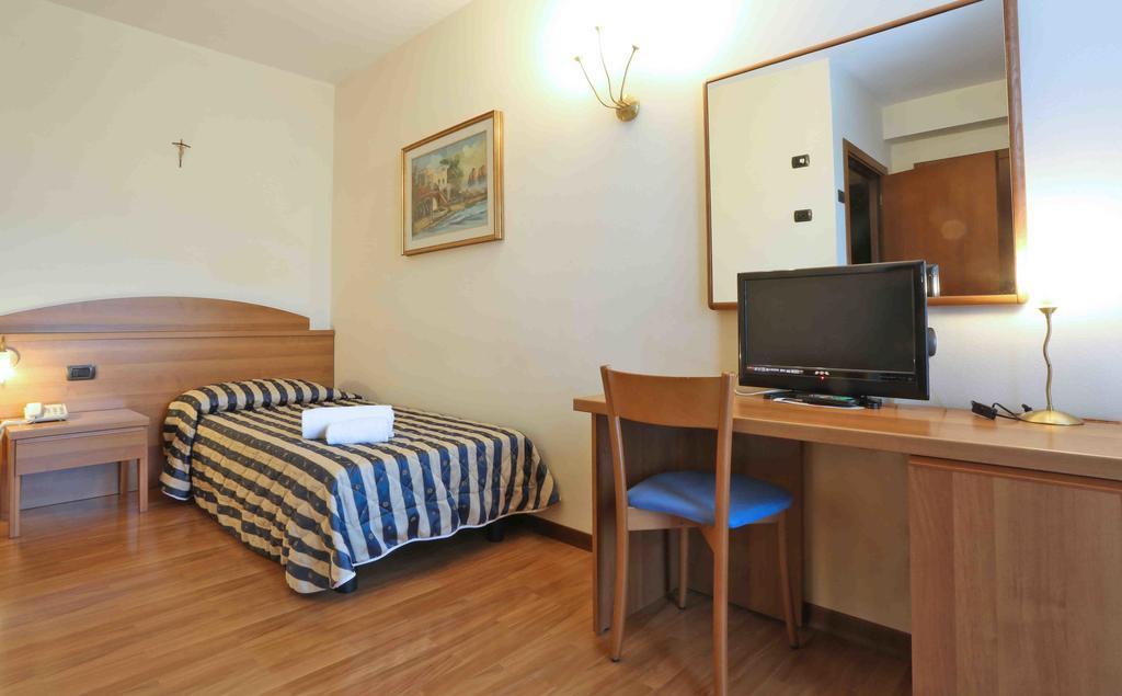 Costabella Hotel 3*